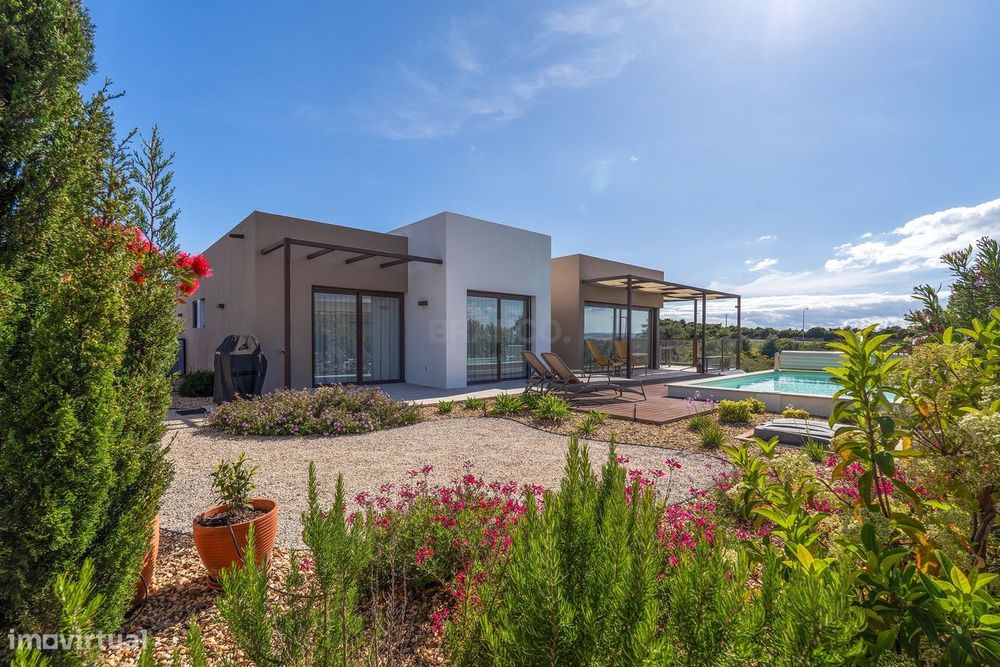 Moradia Semi-Geminada T2+1 com Piscina | Pestana Valley Nature, Sesmar