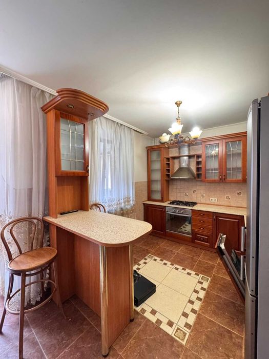Продаж  4-кімнатної квартири (120.2 м²) — вул. Рубчака Тролейбусна , Франківський р-н