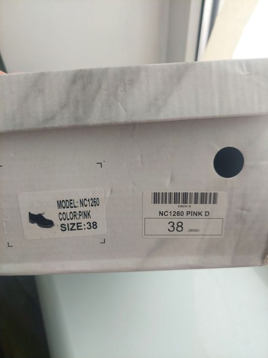 Жіночі черевики, туфлі, снікерси