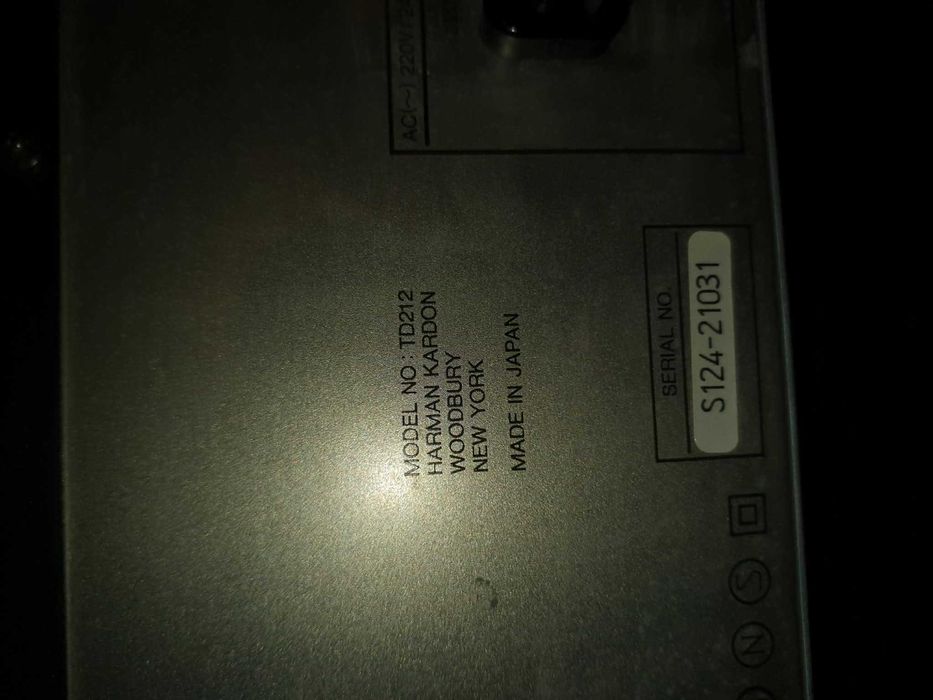 Odtwarzacz kasetowy HARMAN KARDON TD212 w pelni sprawny