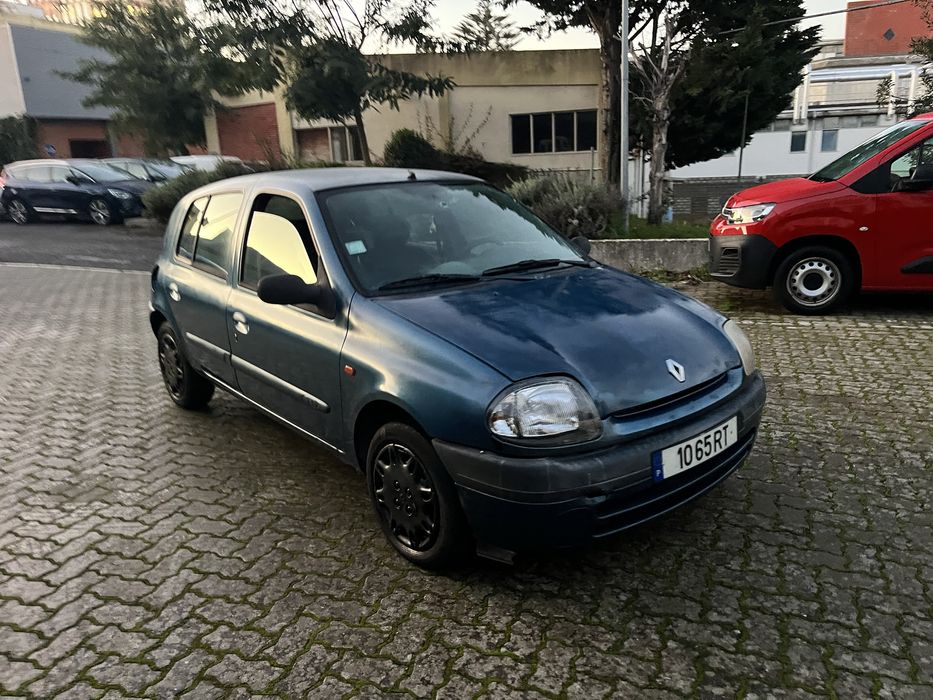 Vendo Renault Clio 1.2 Rt optimo  estado geral assistido viatura