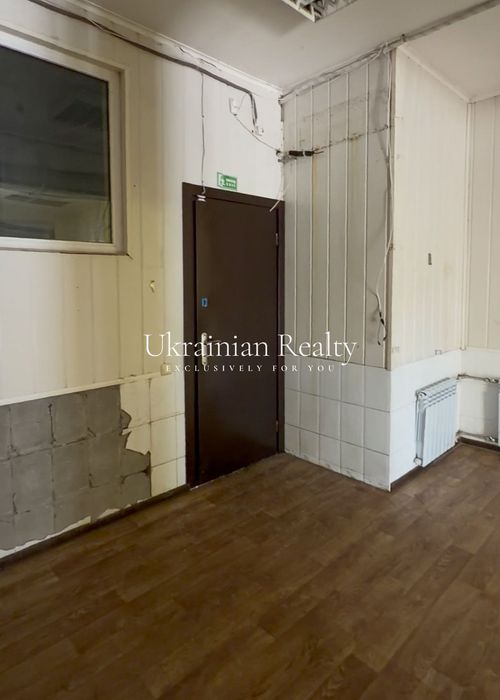 Продаж Фасадного приміщення 106 м²  вул. Перова, 44