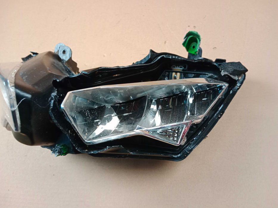 Kawasaki VERSYS 1000 Lampa Przód Przednia Reflektor Przedni 19 +