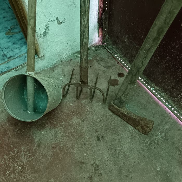 Machado, Forquilha e Balde