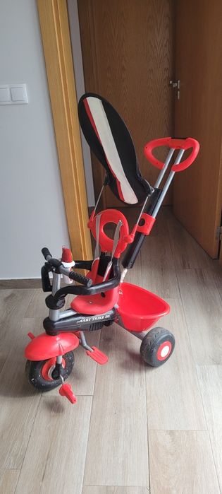 Triciclo de passeio infantil
