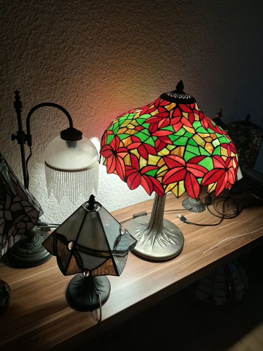 Piękna lampa styl Tiffany. Witrażowa.