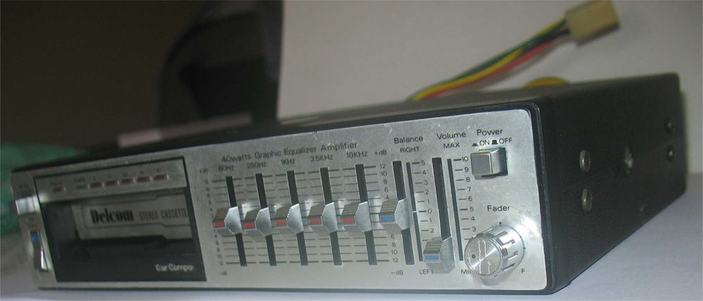 Delcom - Stereo Cassette - Car Compo - 40 Watts Graphic Amplifier