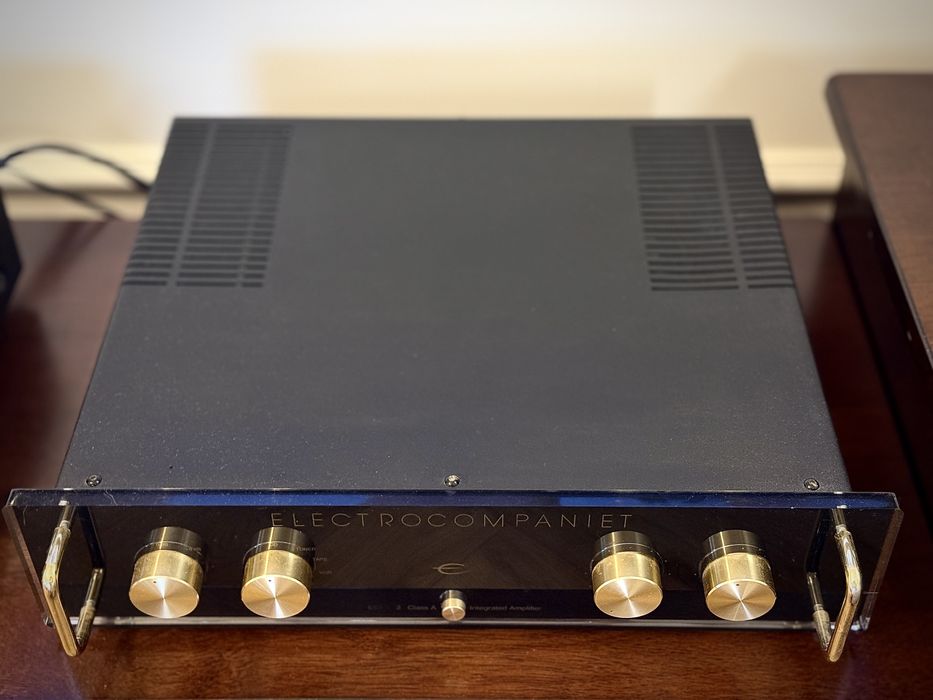 Wzmacniacz Electrocompaniet eci-2. Wyjatkowo muzykalny