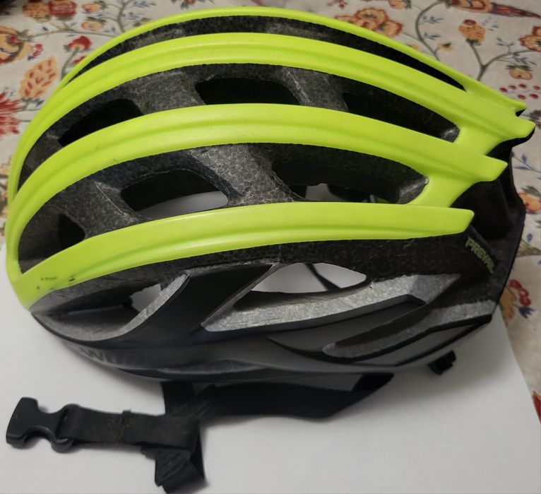 Capacete profissional de ciclista