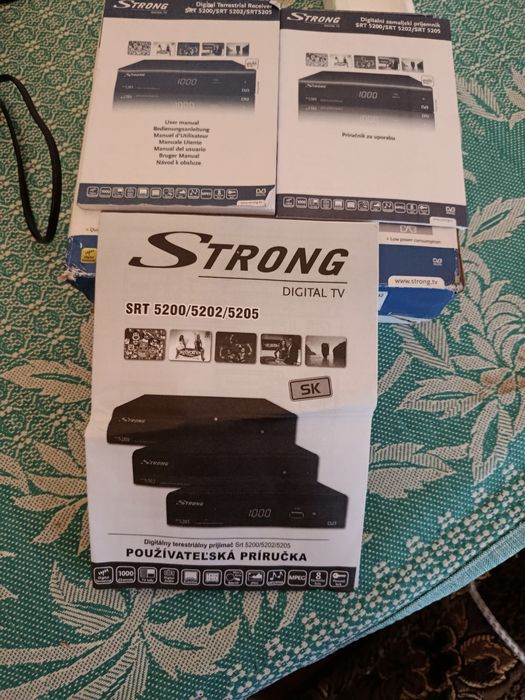 Ефірний тюнер Strong SRT 5202