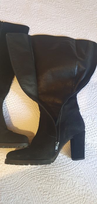 Botas 38 pretas em pele camurca da Foreva