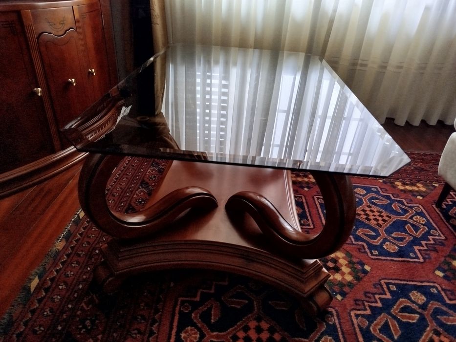 Mesa de sala de visitas