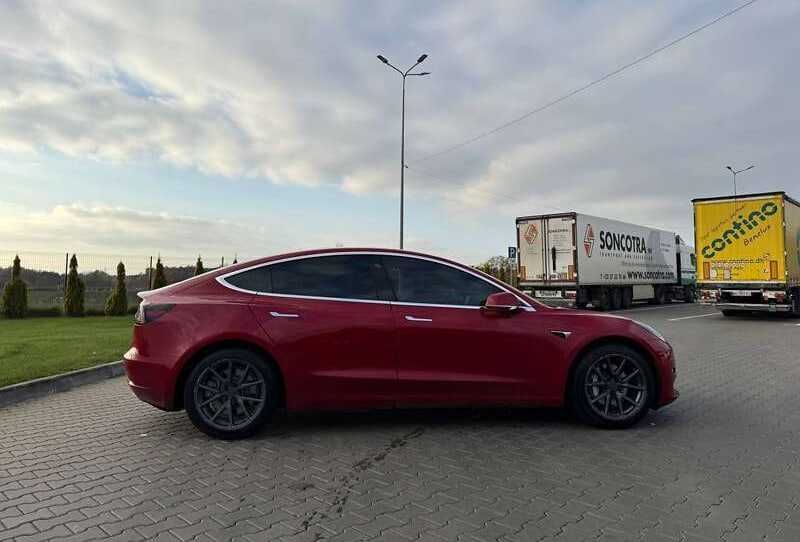 Tesla Model 3 2018