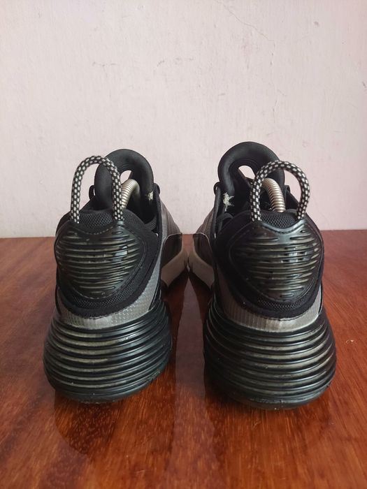 Кроссовки фірми nike air max 2090 оригінал 

Розмір по бірці: EUR 42