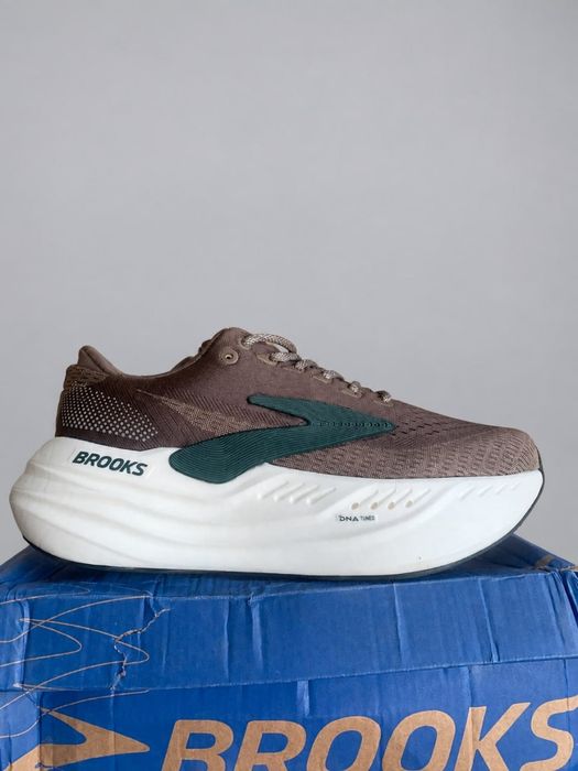 Кросівки Brooks 44 нові