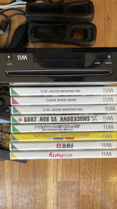 Pack : PS3 500gb + Nintendo Wii + comandos + jogos  originais