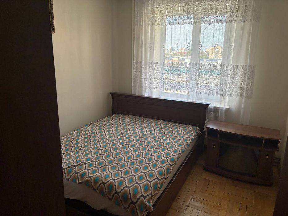 Здається в оренду охайна 3 кімната квартира по Вул.Оболоня