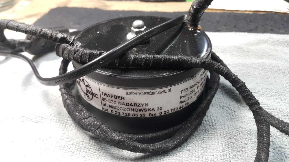 Wzmacniacz stereo hybrydowy