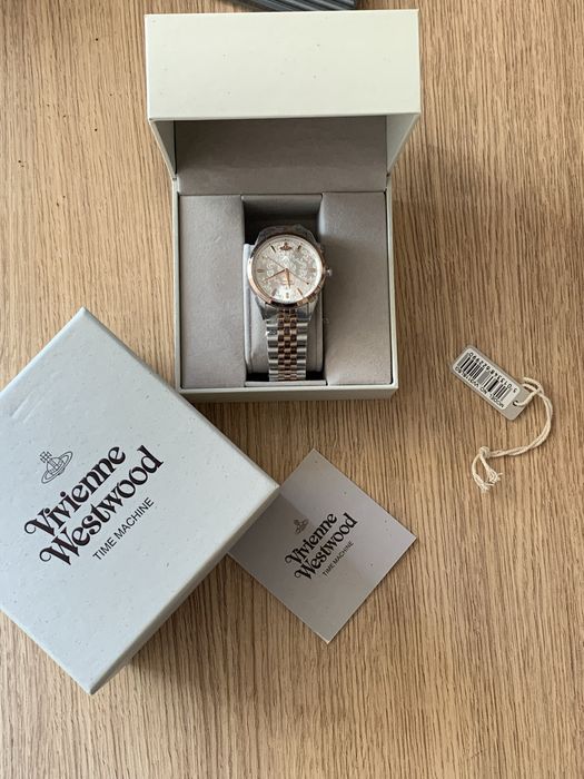 Новий годинник Vivienne Westwood