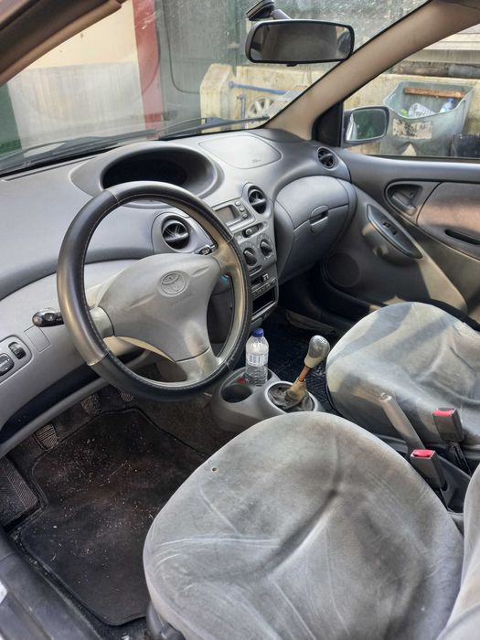 Toyota Yaris 1.0 pintura nova