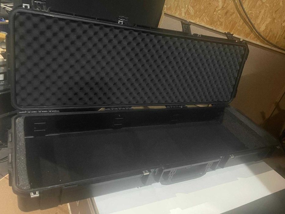 Case transporte de instrumentos (teclados) SKB    i series com rodas