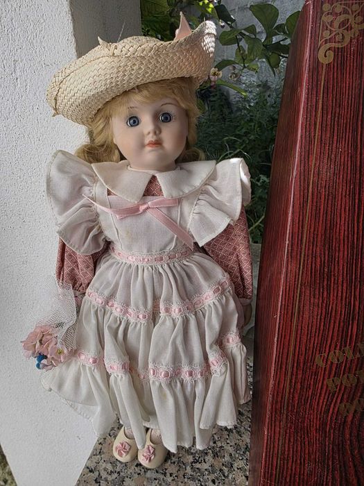 Boneca de Porcelana Zasan 1988 – Com Caixa e Certificado
