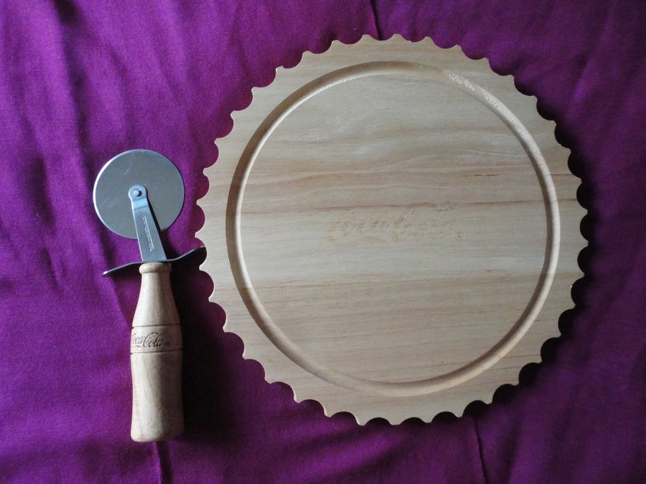 Деревянная доска и нож для пиццы (набор) Coca cola