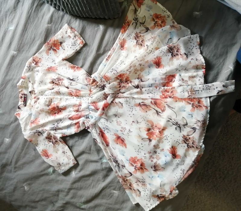 Sukienka wzór kwiatowy