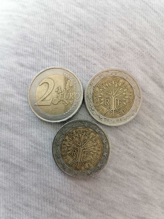 Moedas de 2 € com erro de cunhagem