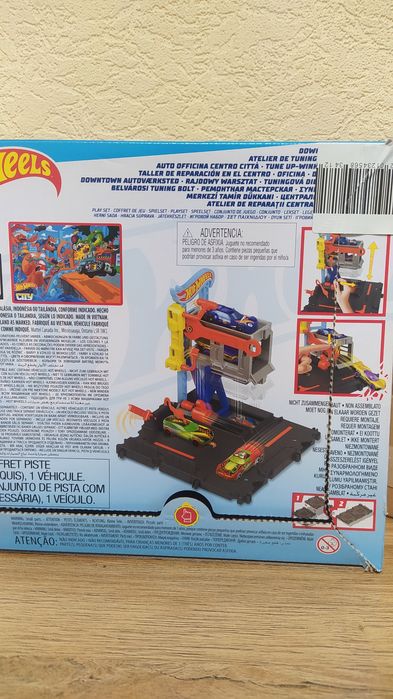 Трек Hot Wheels "Центральна автомайстерня"