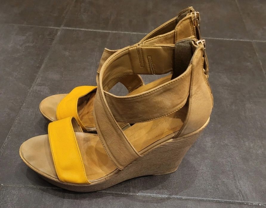 Buty na koturnie Wojas r.39