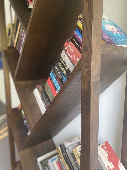Regał, półki na książki