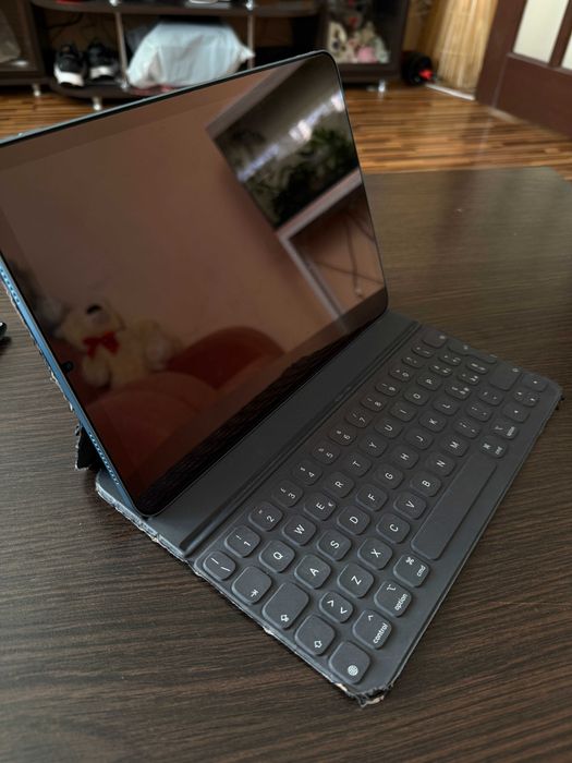 Apple Smart Keyboard Folio 11-inch iPad Pro & Air - Model A2038