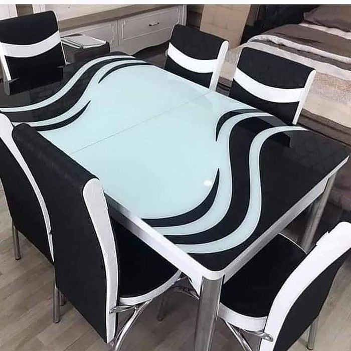 Комплект обідній стіл та 4/6 стільців