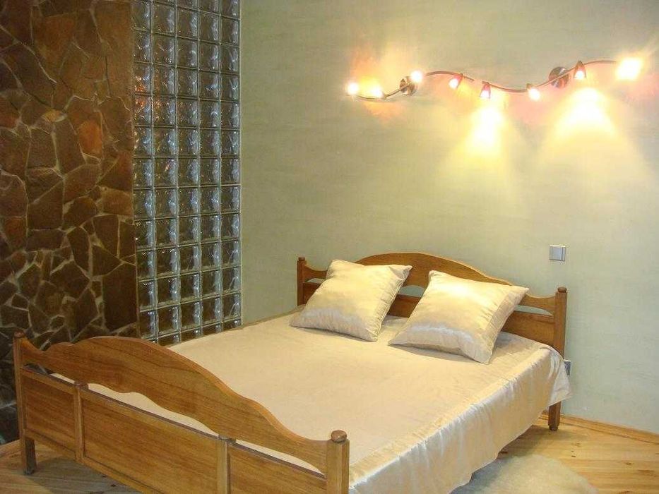 Дом 450 кв. До 35 человек. Сауна, беседка, теннис, генератор, бассейн.