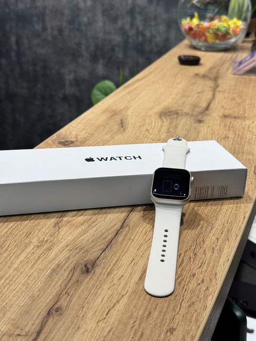 Гарантія • Apple Watch SE 3 • Starlight • 40mm • Оплата частинами