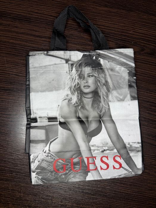 Брендові пакети.