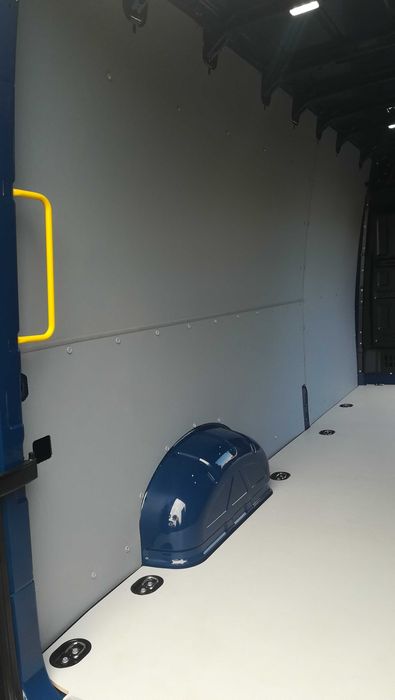 Zabudowa busa  CRAFTER L4H3