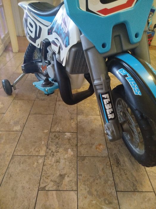 Mota eléctrica Criançafeber cross