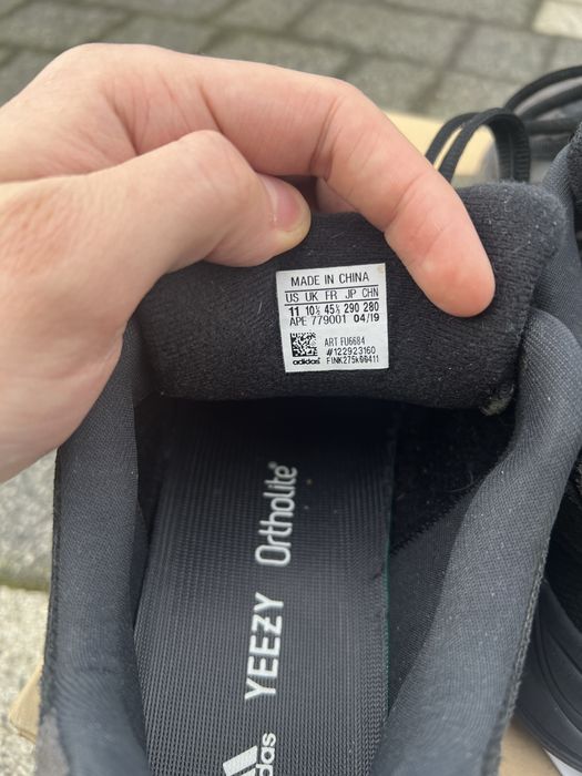 Adidas Yeezy Boost 700 V2 Vanta sneakersy niskie czarne 45 1/3