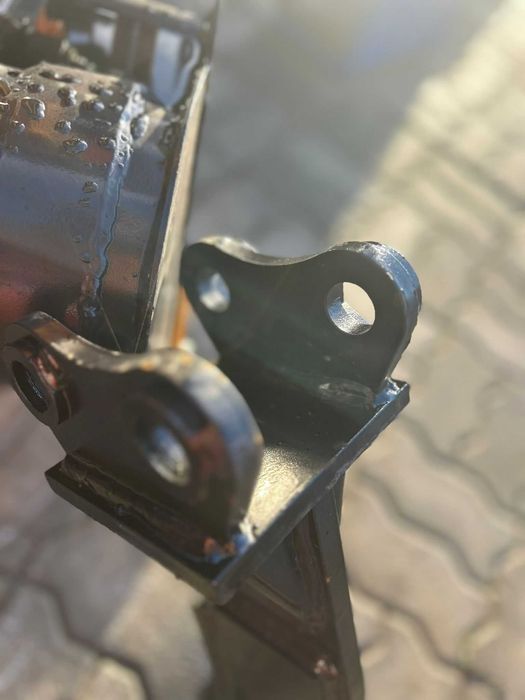 Ripper Maciço para Mini Giratórias HT12 – 200€ (IVA incluído)