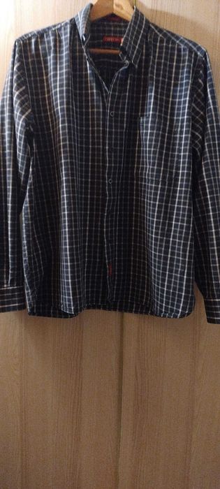 Koszula męska w kratkę.