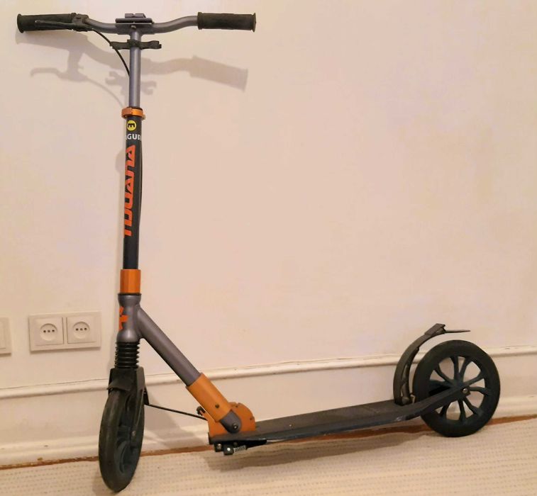 Trotinetes dobráveis com travões