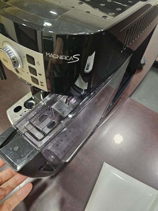 Продам кофемашину DeLonghi Magnifica S ECAM 22.110.B