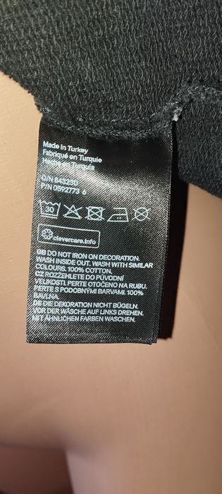 Трендовый свитшот H&M Divided GIRL PWR M – идеальное состояние
Свит