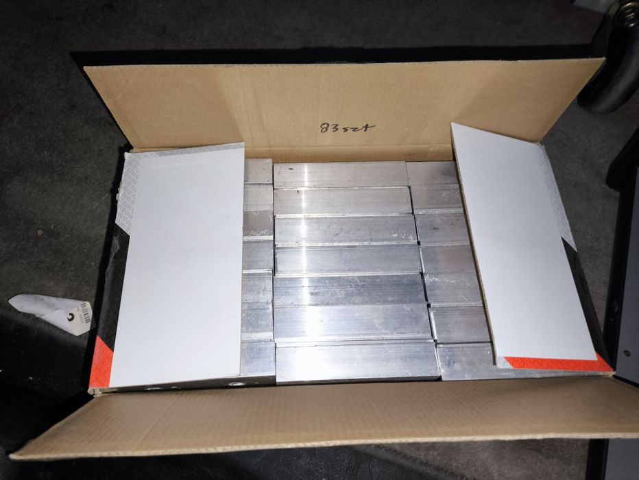 Łącznik szyn PV 83szt 40x40 aluminiowych 120mm