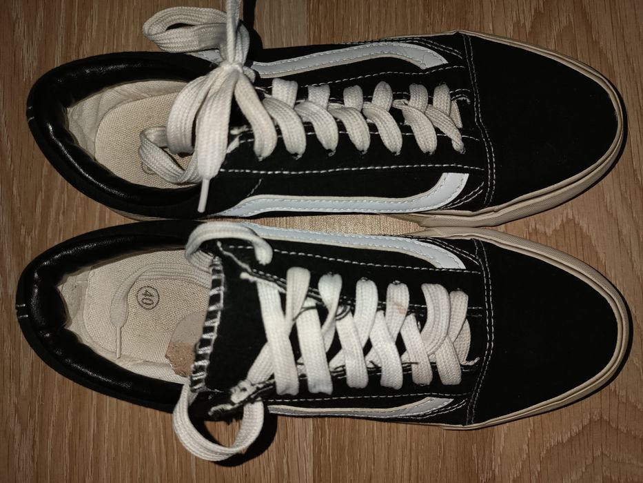 Кросівки розмір 40