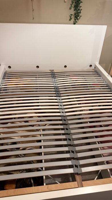 Ikea- Cama de Casal 160x200cm c/4 gavetões + estrado + colchão