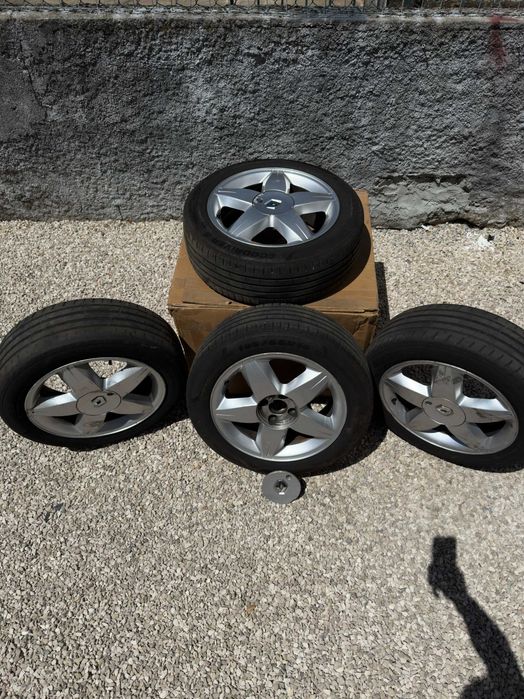 Jantes 16 Renault Originais + Pneus semi-novos  195/55R16 Ecodrive - Excelente Estado!