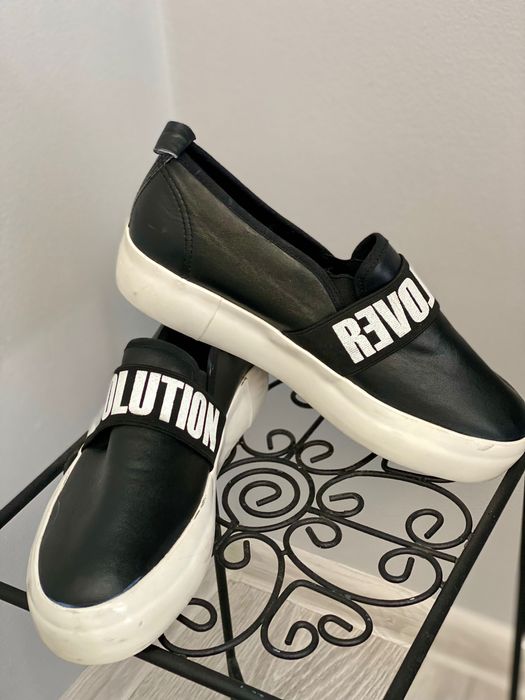 Чорні сліпони від OVS